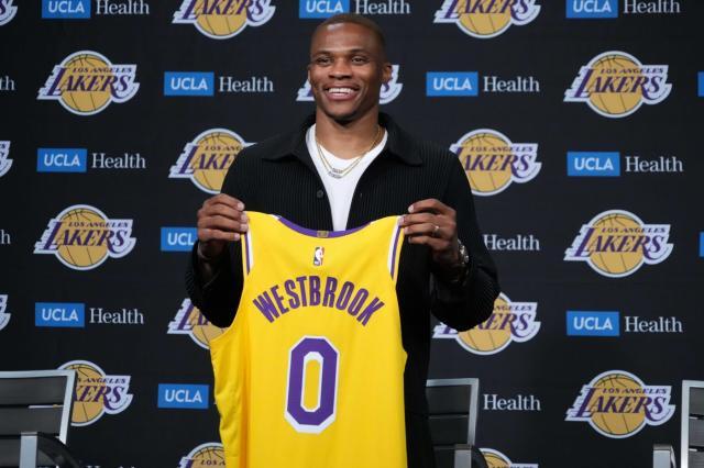 星空体育在线入口-湖人版韦少如何改变？高管：他需要搞清楚投篮选择